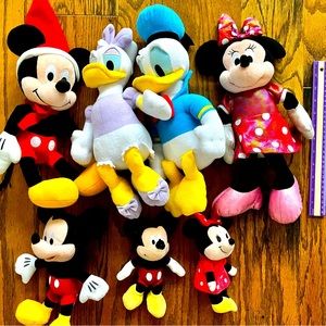 Disney: Mickey, Minnie, Daisy, Donald Plush Lot